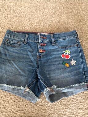 abercrombie kids light blue denim shorts with fruit patches